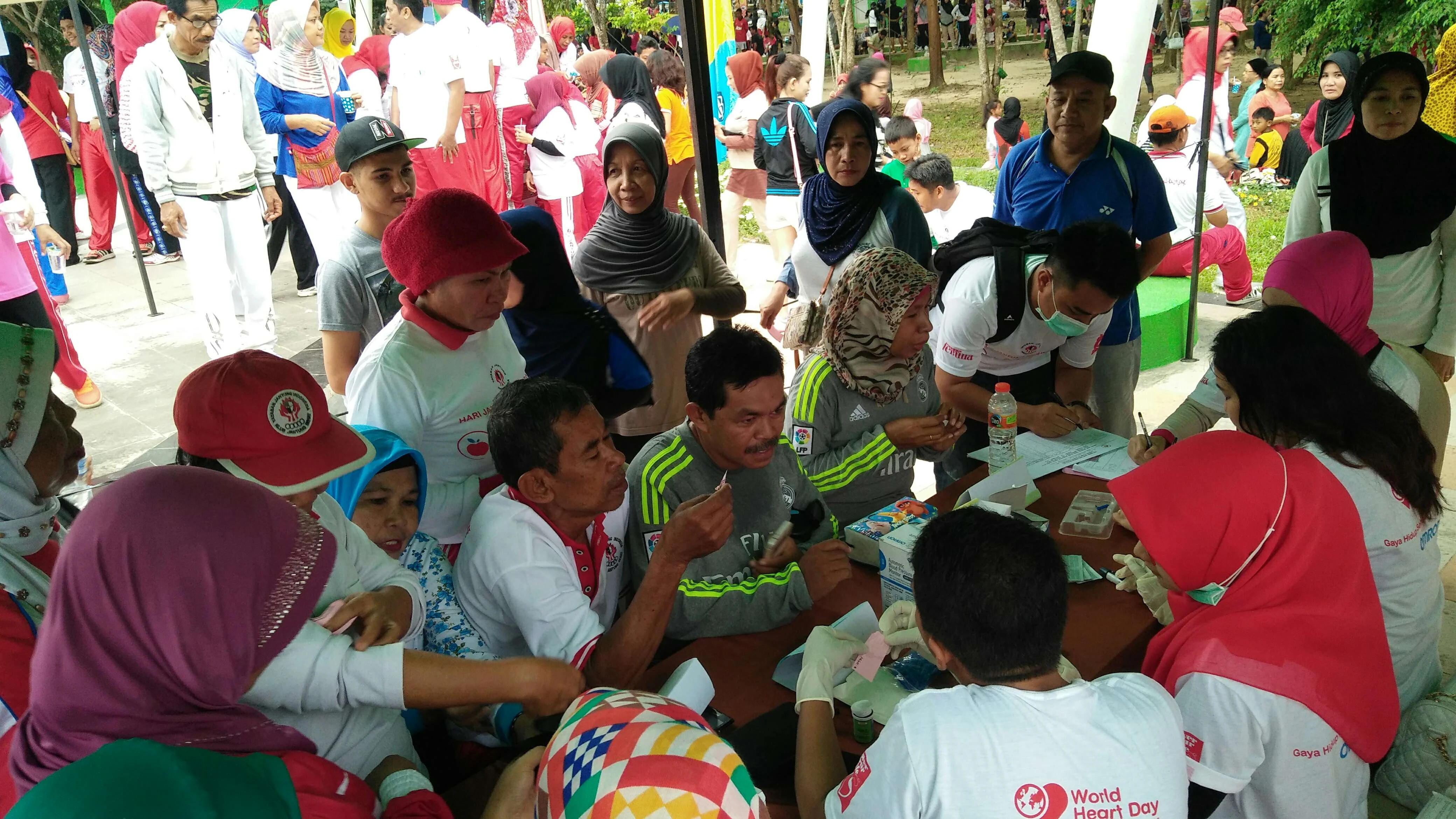 Screening PTM dalam Rangka Hari Jantung Sedunia Tahun 2016