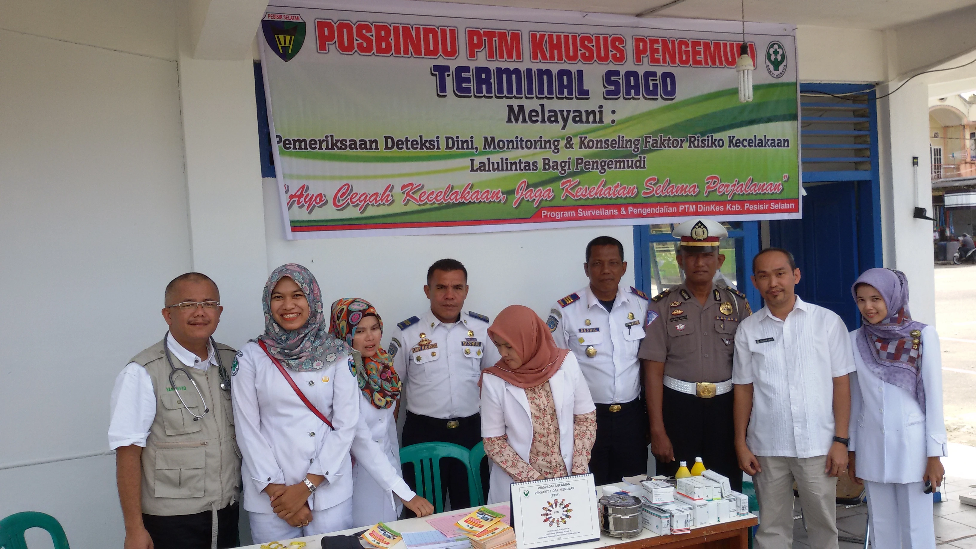 Pemeriksaan Kesehatan Pengemudi Angkutan Arus Mudik Lebaran 2016 Di Posbindu PTM Khusus Pengemudi Tetminal Sago Kab.Pesisir Selatan Tgl 29 Juni 2016