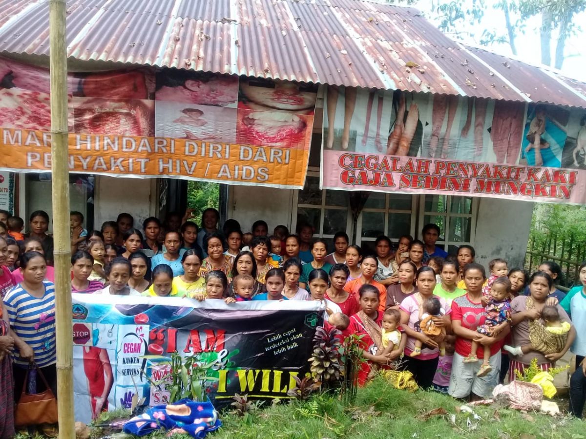 Ratusan Ibu Muda di Kabupaten Manggarai Timur Provinsi NTT melakukan Deteksi Dini Kanker leher Rahim melalui Metode IVA'